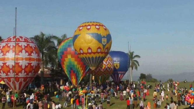 Tradisi balon udara di Wonosobo