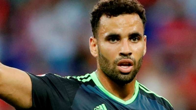 Striker Wales, Hal Robson-Kanu