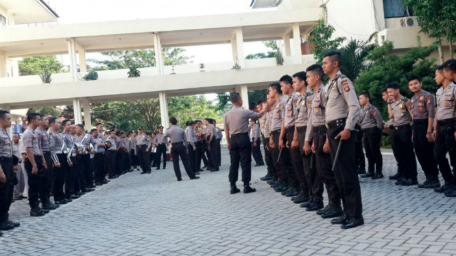 Penertiban rambut dan jenggot anggota Polri