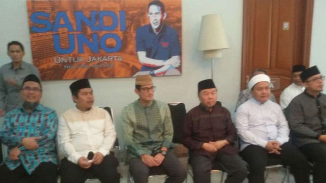 Bakal calon gubernur DKI Jakarta Sandiaga Uno menerima kunjungan tokoh ulama