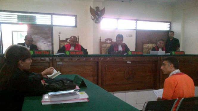 Sidang terdakwa kasus sabu 97 kilogram dalam genset di Pengadilan Negeri Semarang.