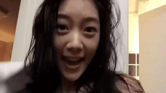 Insiden Handuk Melorot Clara Lee Bikin Heboh