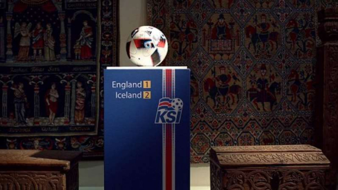Bola yang dipakai saat pertandingan Islandia melawan Inggris