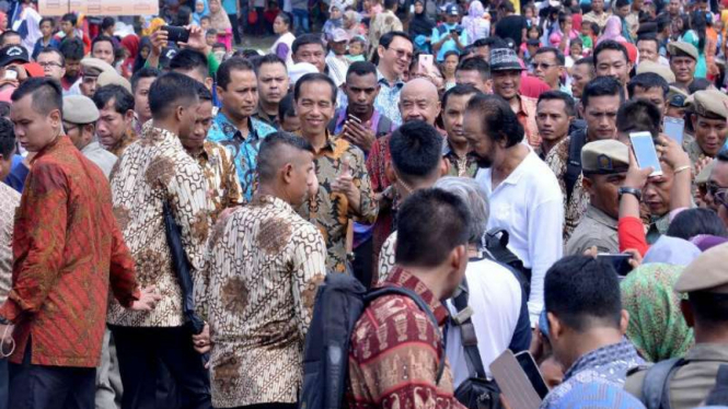 Presiden Jokowi saat bertemu Surya Paloh