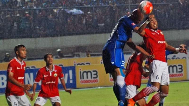 Duel Persib Bandung melawan Persija Jakarta