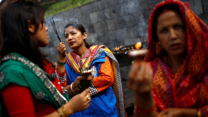 Perempuan Nepal dalam sebuah upacara.