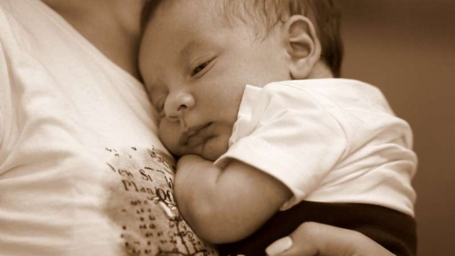 Gambar Ibu  Gendong Bayi Kumpulan Gambar Menarik Kualitas HD