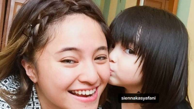 Marshanda dan Sienna