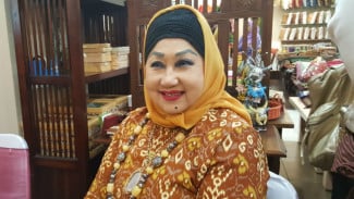 Tips Seimbangkan Karier dan Rumah Tangga ala Dewi Motik