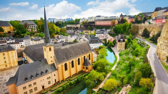 Luksemburg negara dengan produktifitas tertinggi.