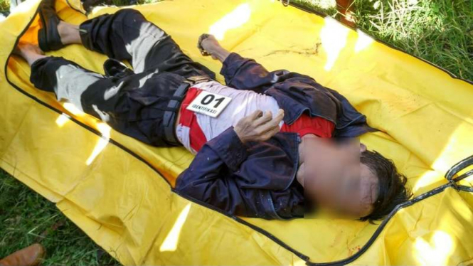 Nur Rohman, pelaku bunuh diri di Kabupaten Bantul Yogyakarta saat baru ditemukan tim SAR Parangtritis, Selasa (26/7/2016)
