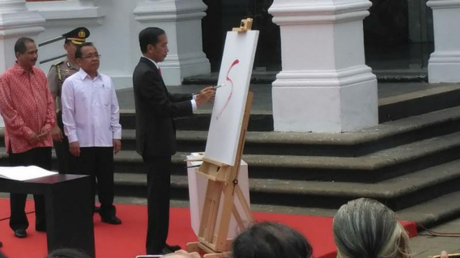 Presiden Jokowi gores kanvas di Pembukaan Pameran Lukisan Istana Kepresidenan