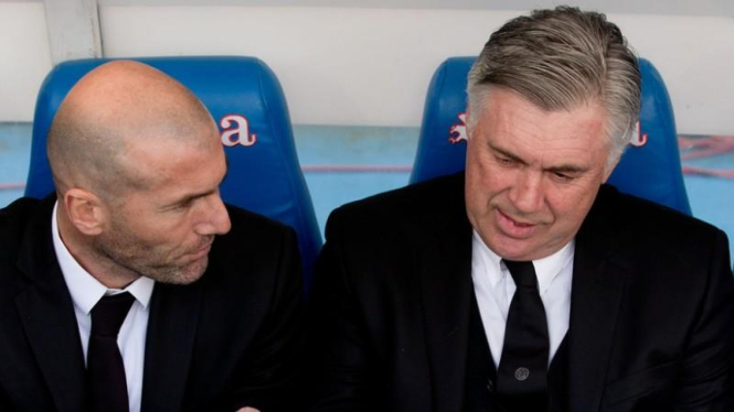 Zinedine Zidane (kiri) dan Carlo Ancelotti (kanan)