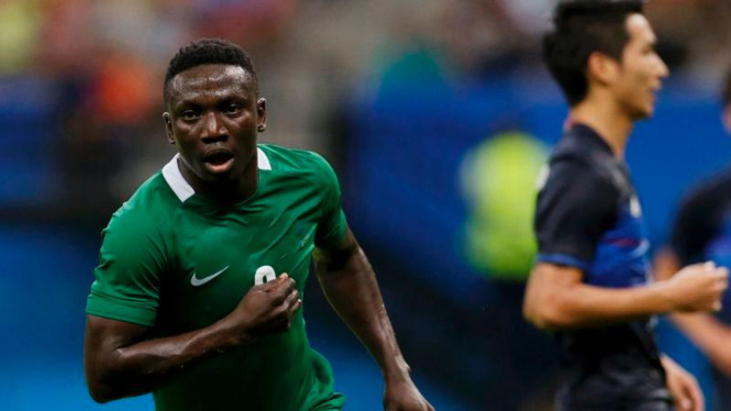 Pemain timnas Nigeria, Oghenekaro Etebo merayakan golnya ke gawang Jepang