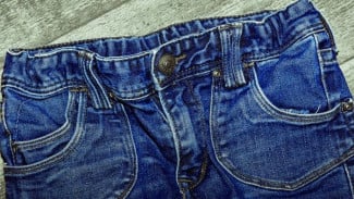 Kantong Celana Jeans Wanita Lebih Kecil dari Pria, Benarkah?