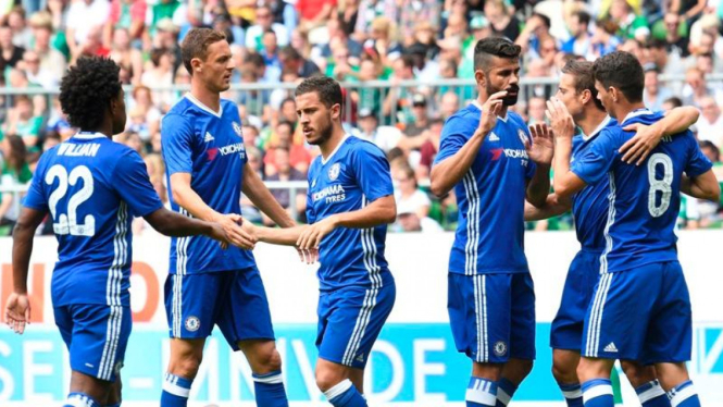 Para pemain Chelsea merayakan gol ke gawang Werder Bremen.