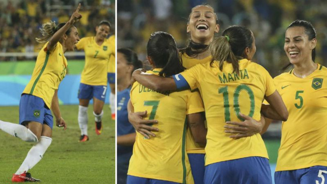 Striker timnas putri Brasil, Marta, merayakan gol di Olimpiade 2016