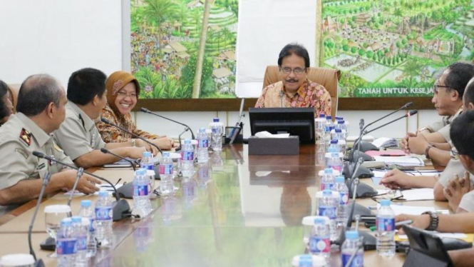 Rapat Kementerian ATR, dan Pemkot Surabaya.