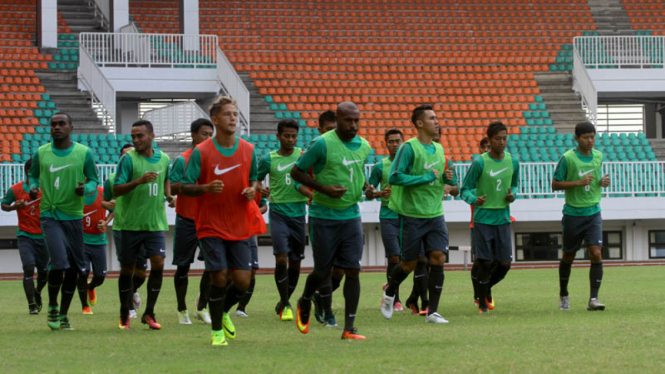 Latihan gelombang pertama seleksi Timnas Indonesia jelang Piala AFF 2016.