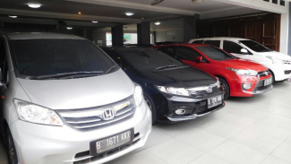 Melihat Harga Sedan Bekas yang Kini Makin Miring