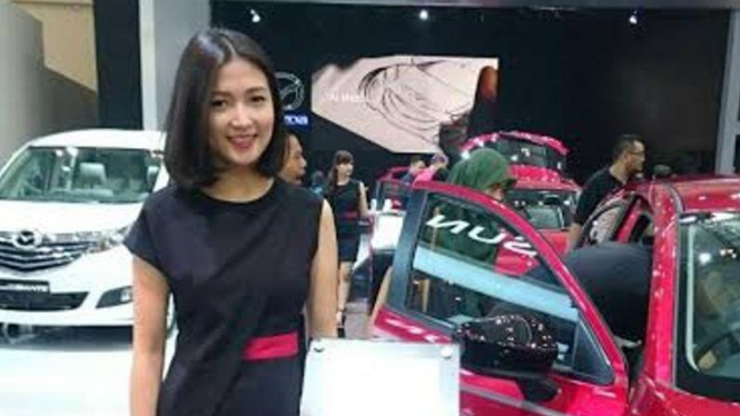 Paramitha Putri, SPG atau usher otomotif