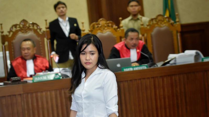 Jessica Kumala Wongso di depan majelis hakim