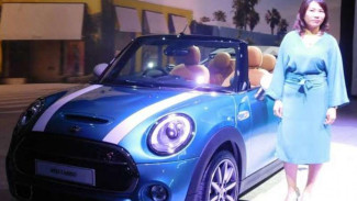 Mini Cooper Atap Terbuka Meluncur di GIIAS 2016