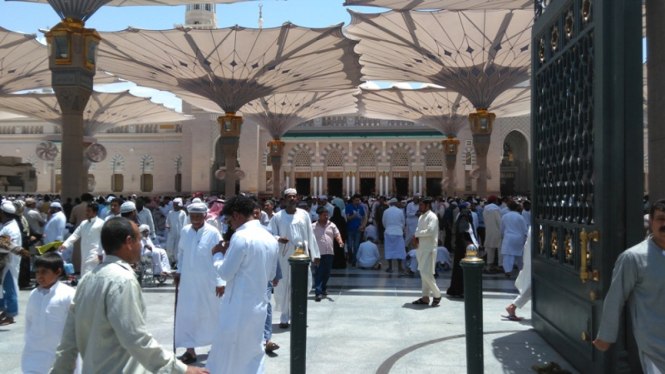 Suasana jemaah haji di Masjid Nabawi, Arab Saudi.