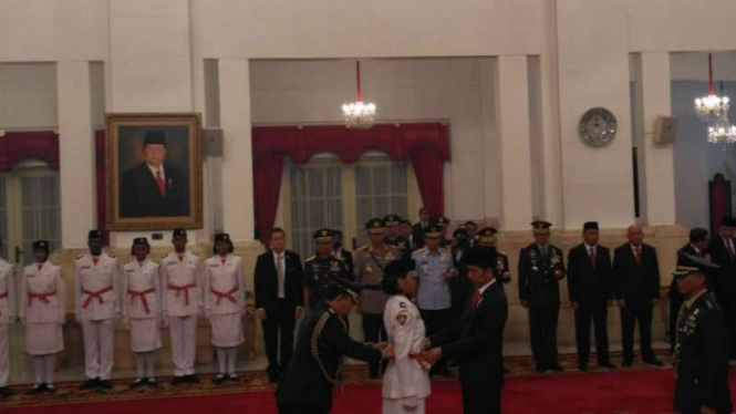 Pengukuhan anggota Paskibraka 2016 di Istana Negara, Jakarta, Senin, 15 Agustus 2016.