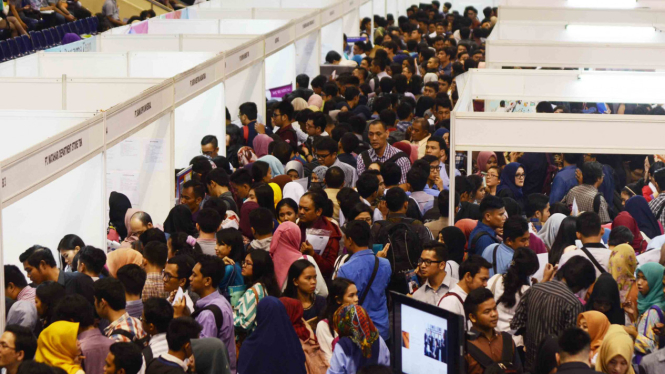 Ribuan Pencari Kerja Serbu Jobfair di Senayan 