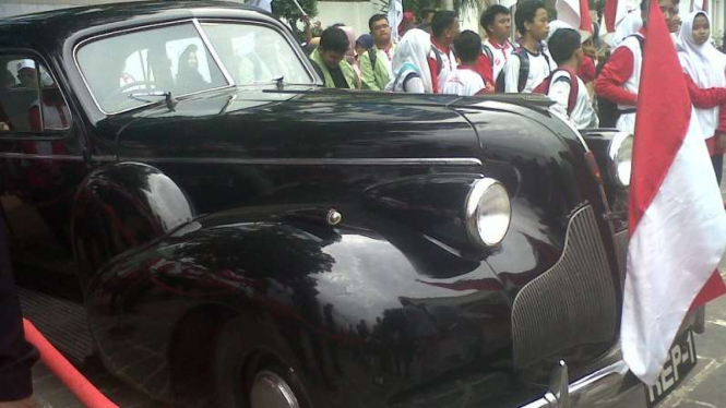 Mobil dinas Presiden Soekarno, mobil REP 1.