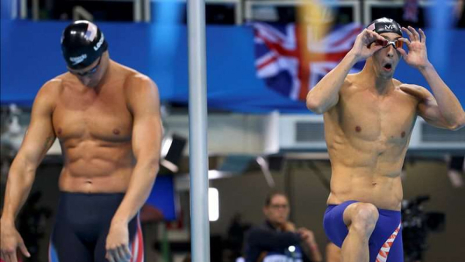 Atlet renang Amerika Serikat, Michael Phelps (kiri) dan Ryan Lochte (kanan)