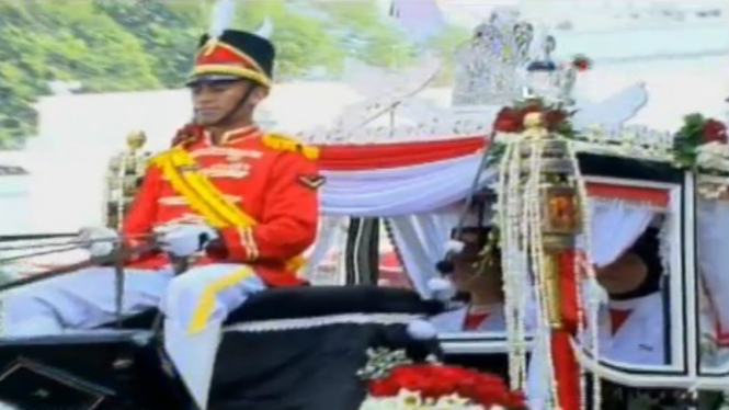 Kereta Kencana yang sebelumnya membawa bendera pusaka.