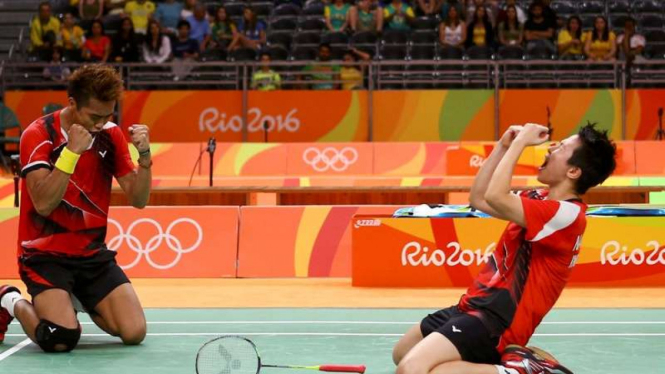 Pasangan ganda campuran Indonesia, Tontowi Ahmad/Liliyana Natsir sukses rebut emas Olimpiade Rio 2016.