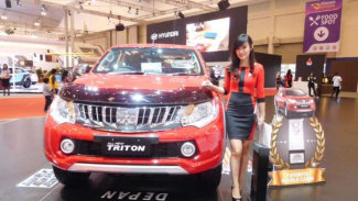 Pikap Kabin Ganda Mitsubishi Tampil Beda di GIIAS 2016