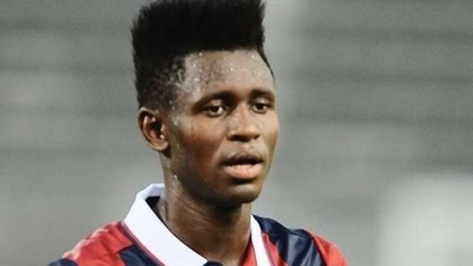 Gelandang Bologna, Amadou Diawara