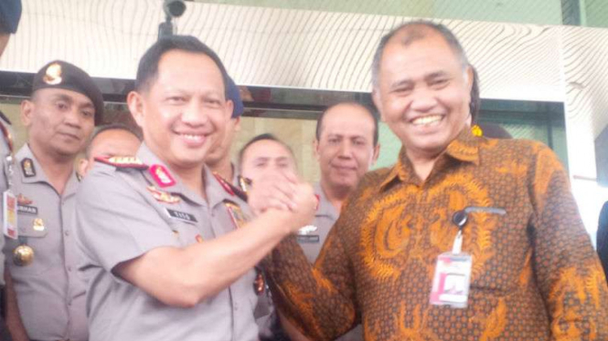 Kapolri Jenderal Tito Karnavian dan Ketua KPK, Agus Rahardjo, di kantor KPK, Jakarta.