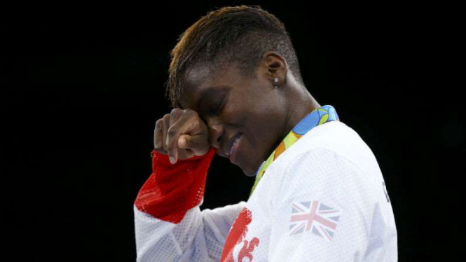 Petinju wanita Inggris Nicola Adams