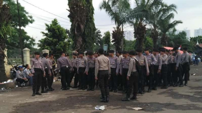 Pengamanan di lokasi peresmian RPTRA Rusun Cipinang Besar Selatan.