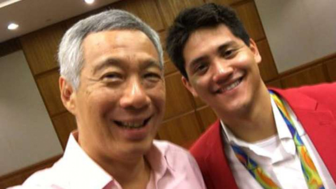 PM Singapura Lee Hsien Loong selfie bersama atlet renang Joseph Schooling
