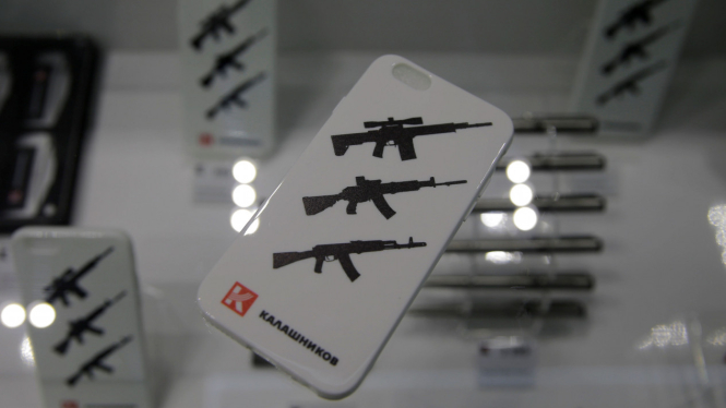 Perusahaan Pembuat Senjata AK-47 Buka Toko di Bandara Moskow