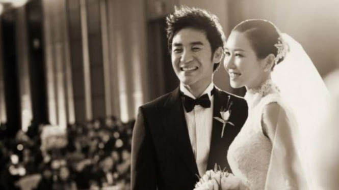 Uhm Tae Woong dan Yoon Hye Jin