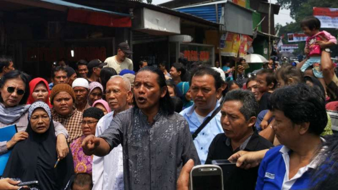 Ilustrasi/Aksi protes warga Rawajati memprotes rencana penertiban rumah mereka oleh Pemkot Jakarta Selatan