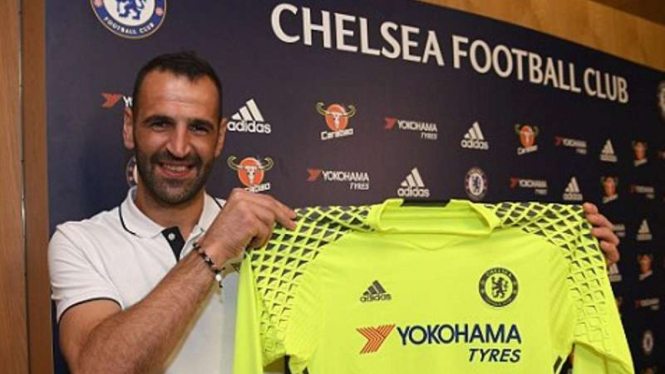 Kiper Chelsea, Eduardo Carvalho