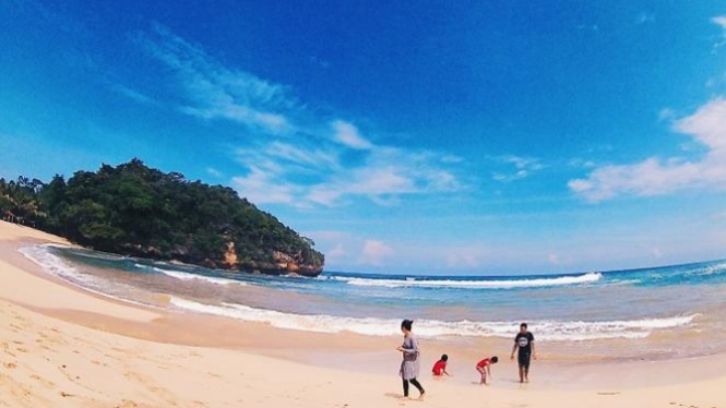 Pantai Ngliyep Satu Dari Eksotisme Malang Selatan 8644