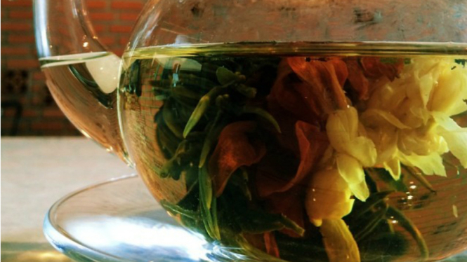 Ilustrasi teh bunga