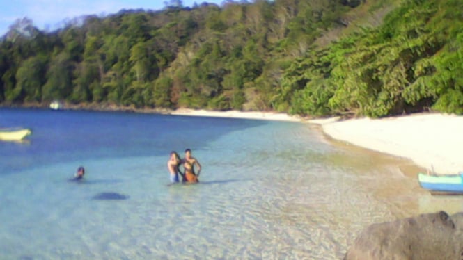 Pantai Pulisan Sulawesi Utara