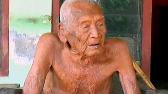 Mbah Gotho, pria asal Sragen yang berusia 145 tahun.