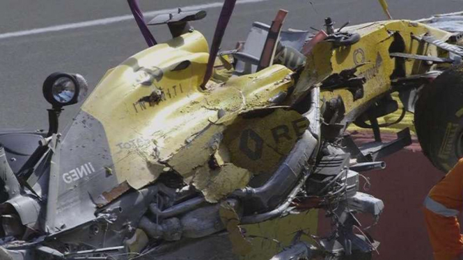 Mobil milik pembalap Renault, Kevin Magnussen
