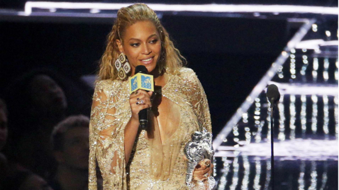 Beyonce di MTV Video Music Awards (VMAs) 2016